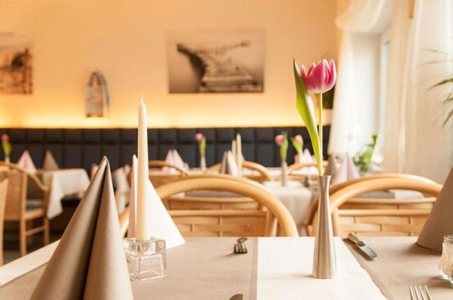 Mueritz-Strandhotel Röbel エクステリア 写真