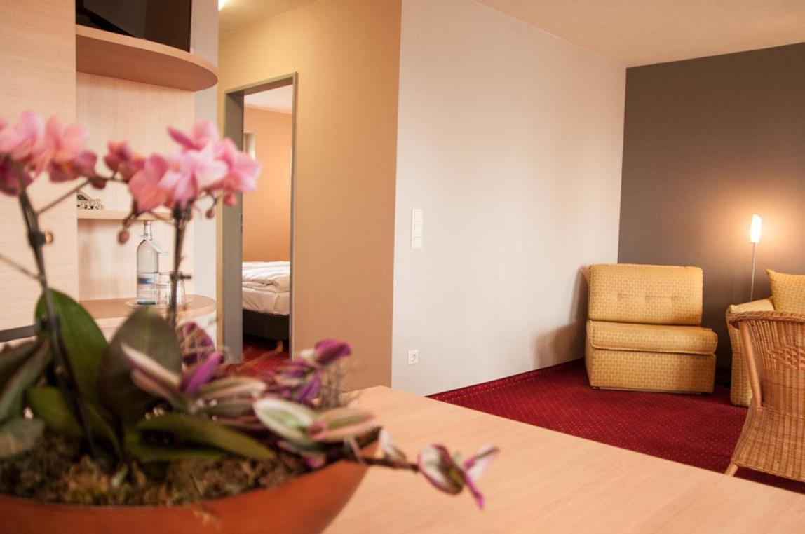 Mueritz-Strandhotel Röbel エクステリア 写真